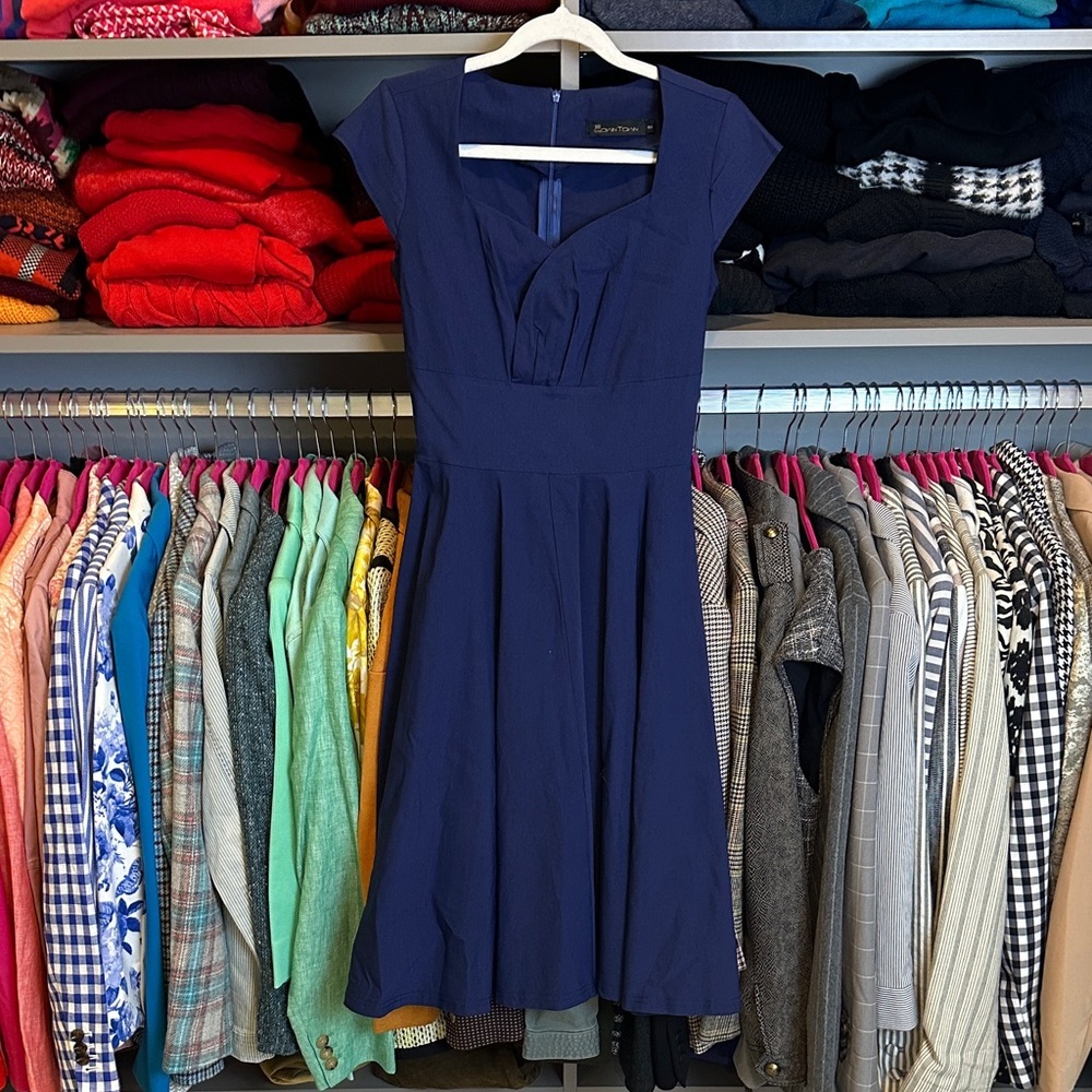 Gowntown navy cap sleeve back zipper closure sweetheart neck lined dress size S